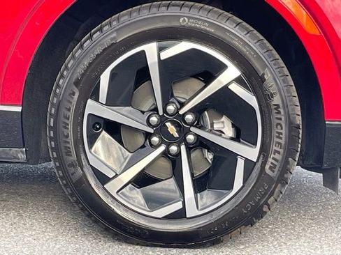 New 2025 Chevrolet Equinox EV LT image 10