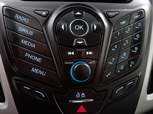 Used 2014 Ford Focus SE w/ SE Sport Package FWD image 4