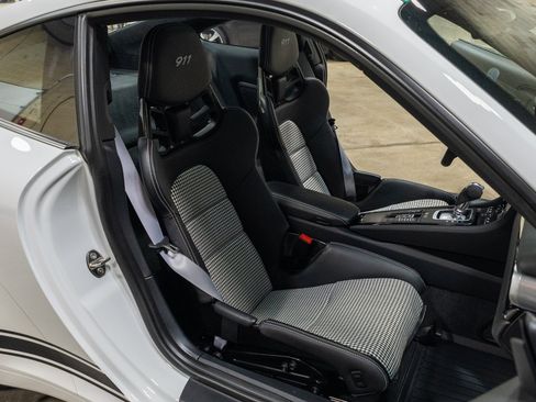 Used 2019 Porsche 911 Carrera T RWD image 36