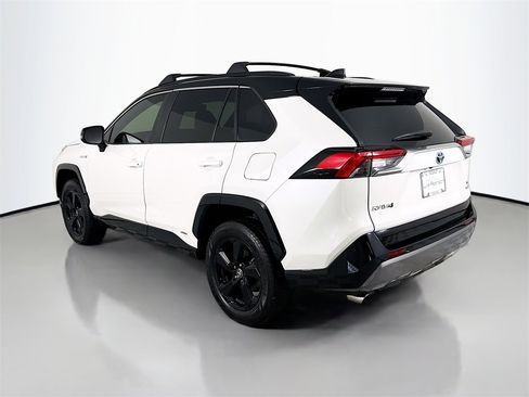Used 2021 Toyota RAV4 XSE image 3