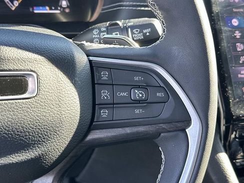 Used 2023 Jeep Grand Cherokee L Limited w/ Luxury Tech Group II image 30