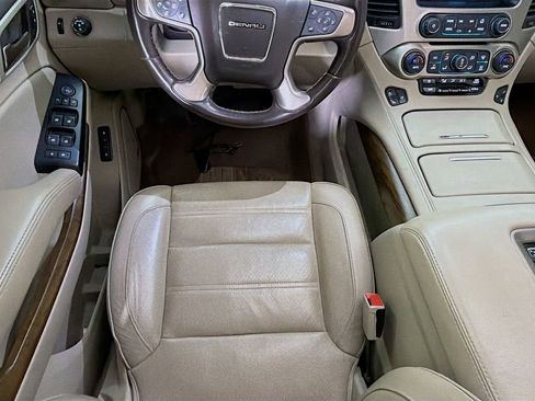 Used 2019 GMC Yukon Denali w/ Denali Ultimate Package image 27