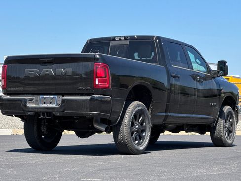 New 2026 RAM 2500 Laramie AWD/4WD image 3