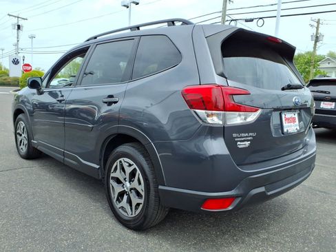 Certified 2022 Subaru Forester Premium AWD/4WD image 4