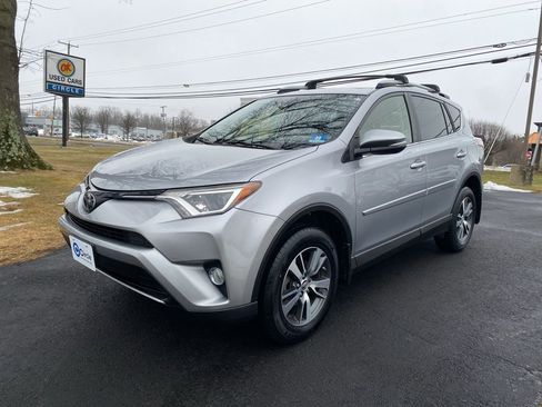 Used 2018 Toyota RAV4 XLE image 6