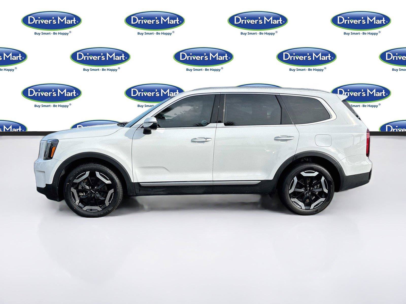 Used 2025 Kia Telluride S FWD image 4