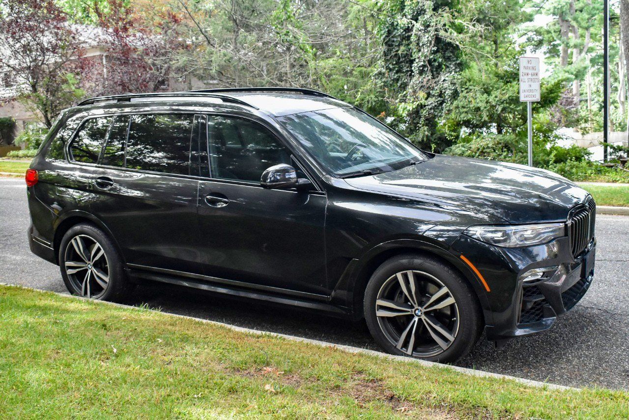 Used 2021 BMW X7 xDrive40i w/ M Sport Package AWD/4WD image 10