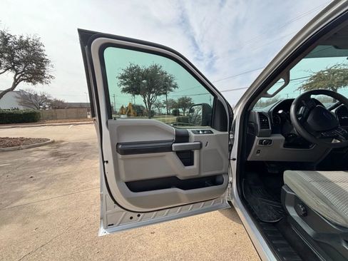Used 2017 Ford F150 XLT RWD image 11