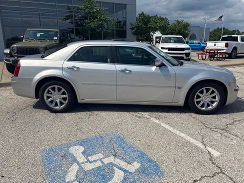 Used 2005 Chrysler 300 C w/ Sound Group II RWD image 29