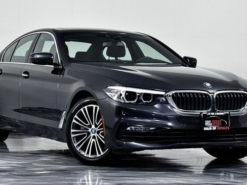 Used 2018 BMW 530e xDrive w/ Premium Package 2 AWD/4WD image 2