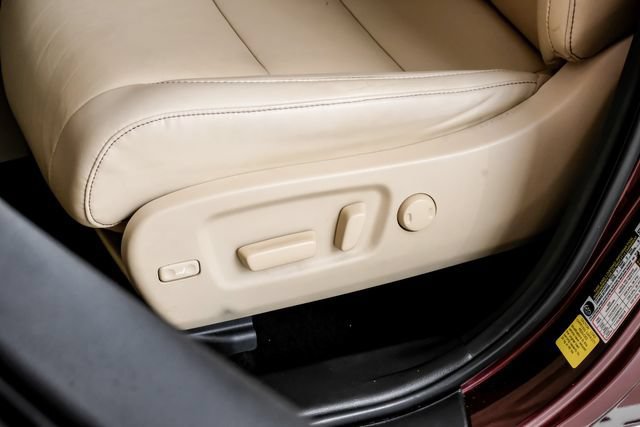 Used 2019 Toyota Highlander XLE FWD image 36