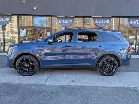 Certified 2024 Kia Sorento SX Prestige w/ Olive Brown Leather Package image 11