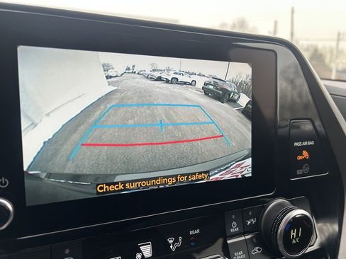 Certified 2025 Toyota Highlander LE image 18