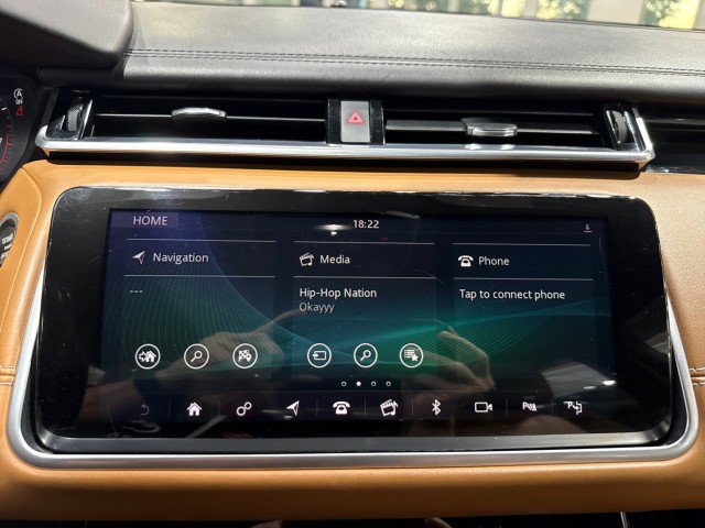 Used 2019 Land Rover Range Rover Velar R-Dynamic SE AWD/4WD image 56