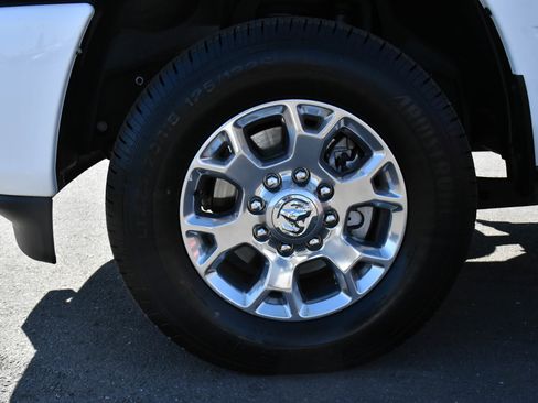 Used 2024 RAM 2500 Laramie image 12