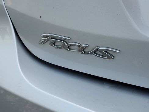 Used 2016 Ford Focus SE FWD image 29