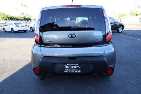 Used 2015 Kia Soul + FWD image 4
