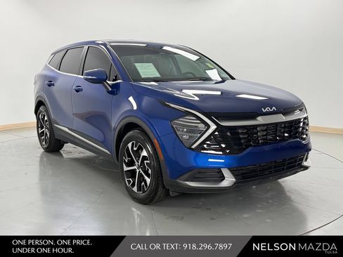 Used 2024 Kia Sportage EX FWD image 4