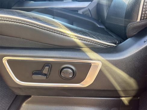 Used 2024 RAM 1500 Laramie image 30