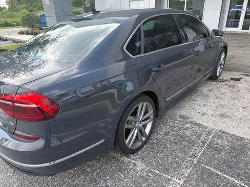 Used 2017 Volkswagen Passat 1.8T R-Line FWD image 3