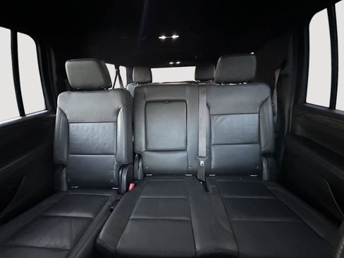 Used 2021 Chevrolet Suburban LT image 13