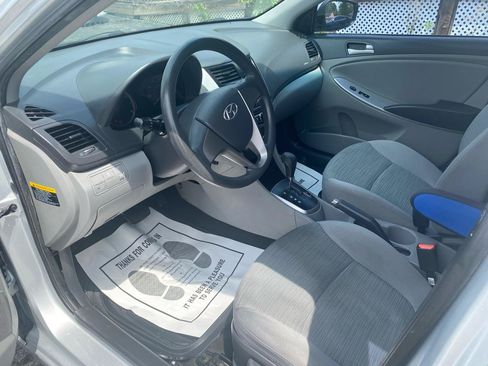 Used 2015 Hyundai Accent GLS FWD image 9