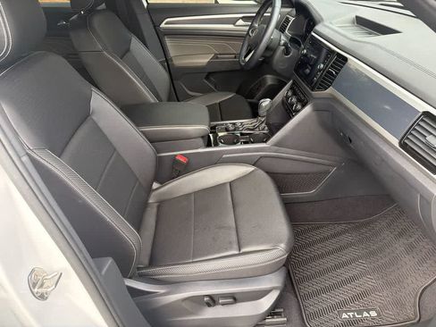 Used 2023 Volkswagen Atlas Cross Sport SEL AWD/4WD image 13