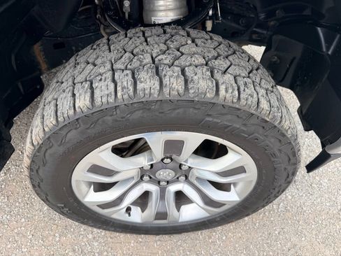 Used 2022 RAM 1500 Limited w/ Off-Road Group AWD/4WD image 9