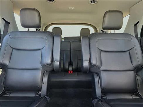 Used 2022 Ford Explorer XLT w/ Equipment Group 202A AWD/4WD image 30
