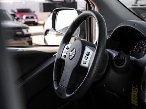 Used 2019 Nissan Frontier S image 11