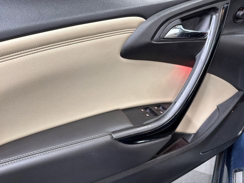 Used 2016 Buick Cascada Premium image 34