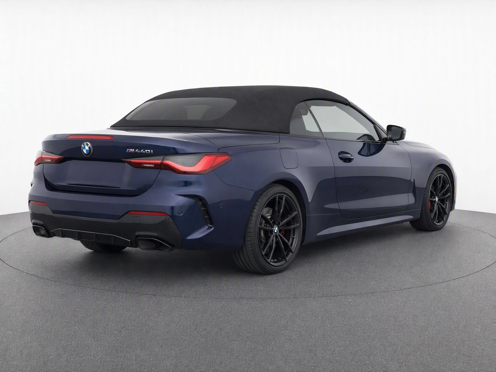 Used 2024 BMW M440i Convertible w/ Premium Package RWD image 8
