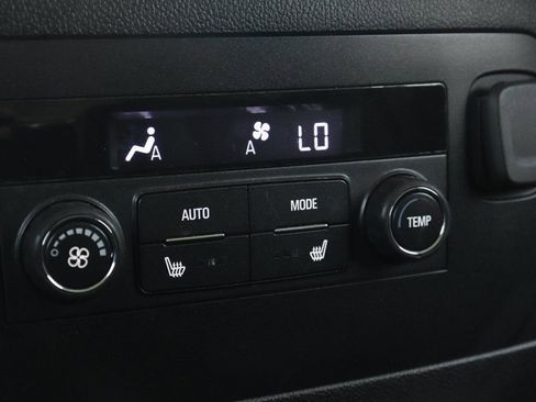 Used 2020 Chevrolet Suburban Premier image 44