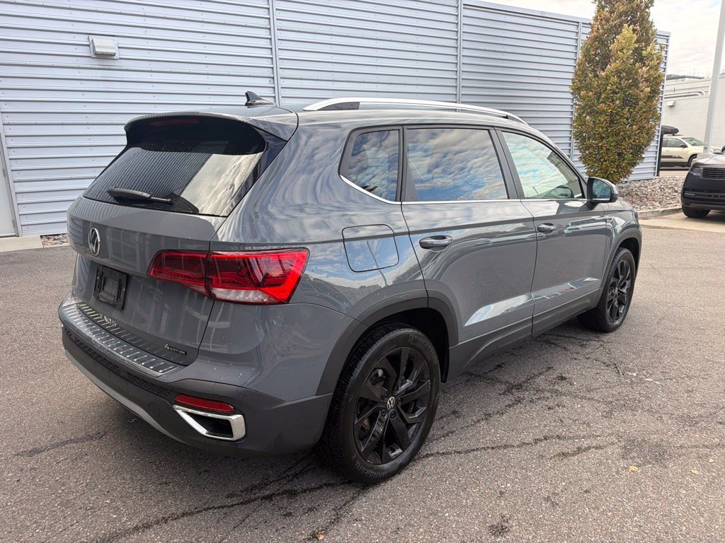 Used 2023 Volkswagen Taos SE w/ Panoramic Sunroof Package AWD/4WD image 5