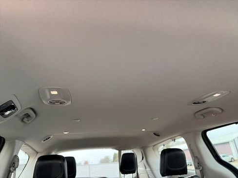 Used 2022 Chrysler Pacifica Touring-L image 23