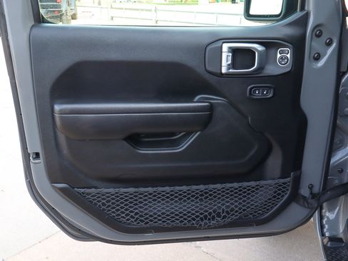 Used 2021 Jeep Wrangler Unlimited Rubicon image 16