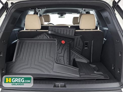 Used 2022 Chevrolet Traverse LS FWD image 18