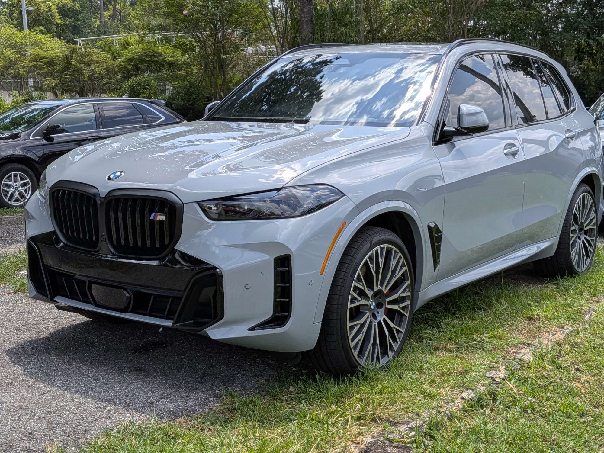 Used 2026 BMW X5 xDrive40i w/ M Sport Package AWD/4WD image 3