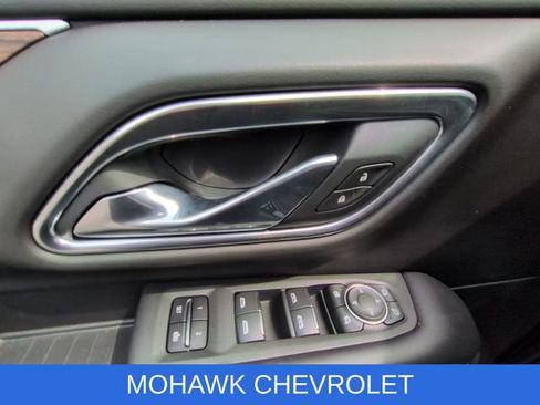 Used 2021 Chevrolet Tahoe Premier w/ Premium Package image 25