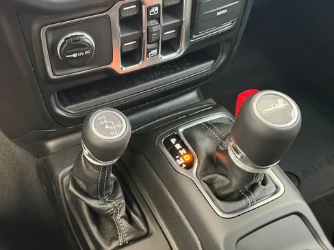 New 2026 Jeep Gladiator Sport AWD/4WD image 18