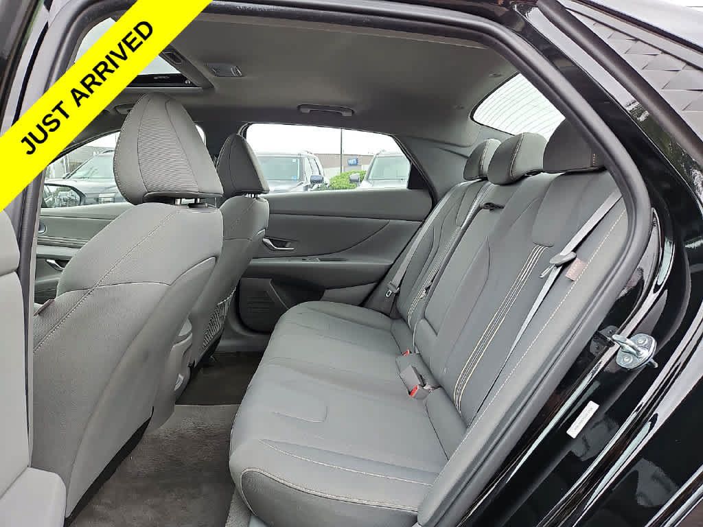 Used 2025 Hyundai Elantra SEL FWD image 9