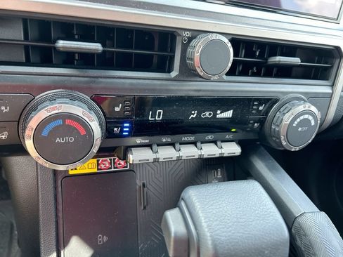 Certified 2025 Toyota 4Runner TRD Off-Road Premium AWD/4WD image 27