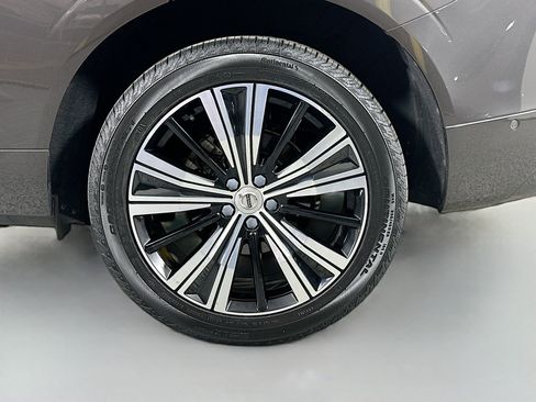 Certified 2023 Volvo XC60 B5 Plus image 31
