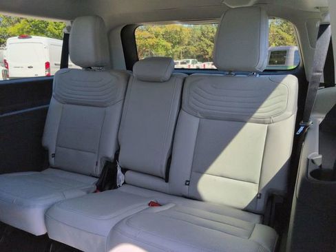 New 2025 Ford Expedition Max Platinum w/ Platinum Ultimate Package image 13