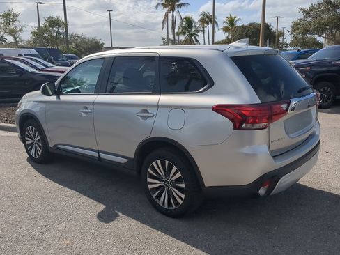 Used 2020 Mitsubishi Outlander ES image 7