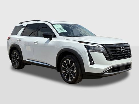 New 2026 Nissan Pathfinder Platinum FWD image 8