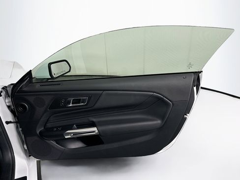 Used 2026 Ford Mustang Premium RWD image 28