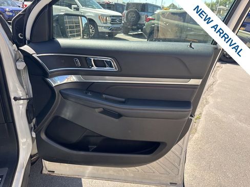 Used 2018 Ford Explorer Sport w/ Equipment Group 401A AWD/4WD image 11