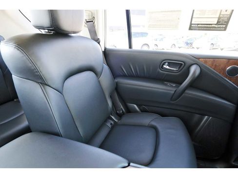 Used 2024 Nissan Armada SL w/ Captain's Chairs Package image 10