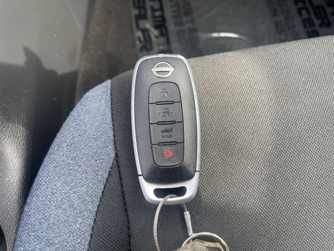 Used 2025 Nissan Versa SV image 21